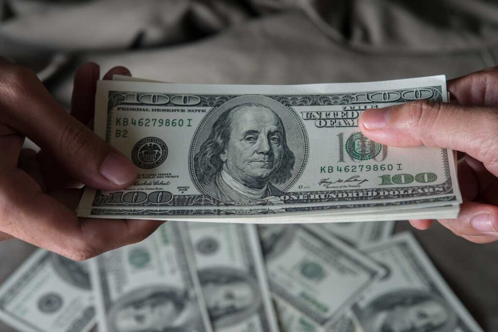 Dolarização de patrimônio: veja 4 estratégias para proteger seus investimentos Dolarização de patrimônio: veja 4 estratégias para proteger seus investimentos